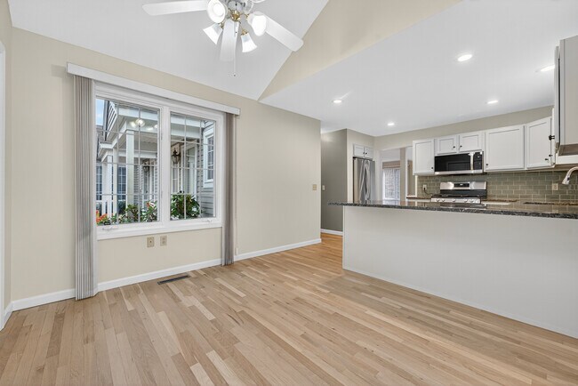 Building Photo - 43 Copley Rd