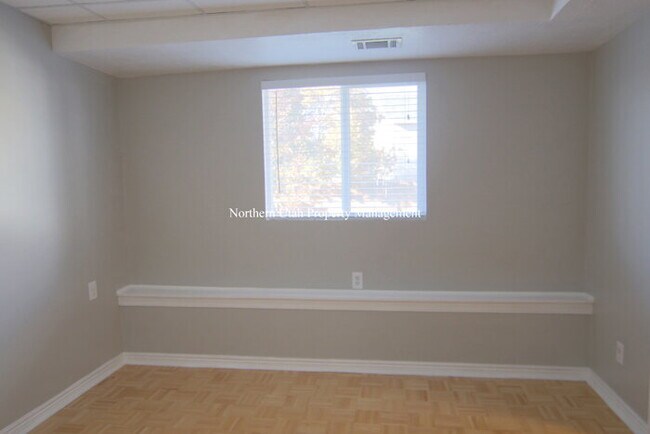 Building Photo - Amazing South Ogden Home with Everything!