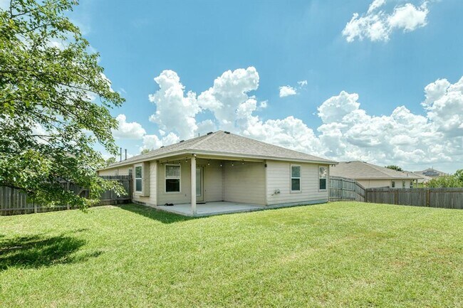 Building Photo - 2824 Bluffstone Dr