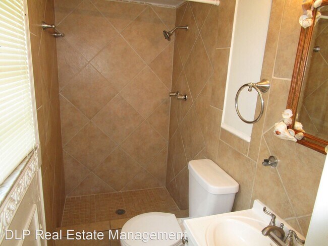 Building Photo - 3 br, 2 bath House - 963 Madison Ave