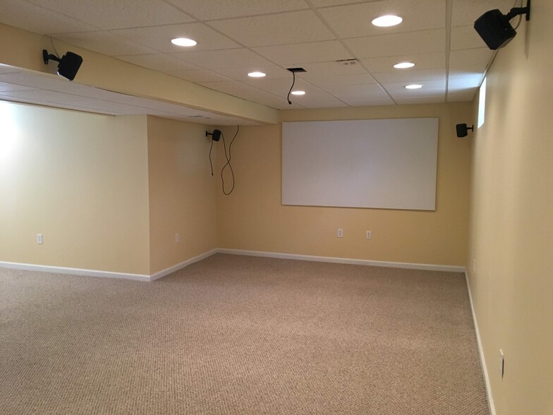 Building Photo - 122 Guygrace Ln