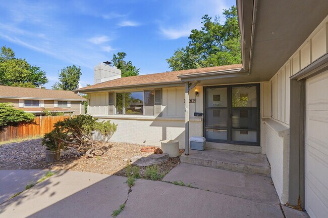 Building Photo - $2,695.95, 3-Bed, 2-Bath, Ranch House in Littleton with Great Fenced in Yard!
