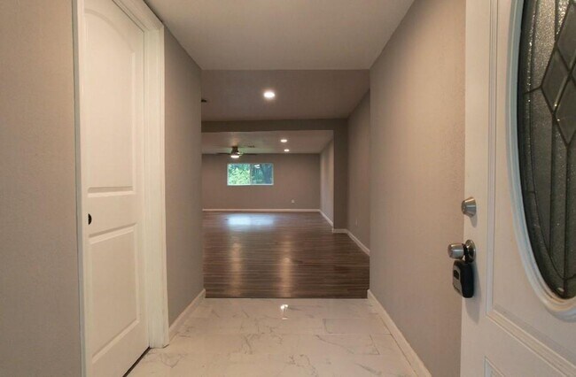 Building Photo - Splendora  Beauty on 2 Acres