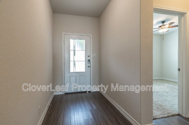 Building Photo - 512 Swift Move
