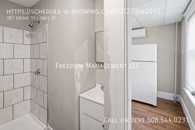 Building Photo - 387 Grove St