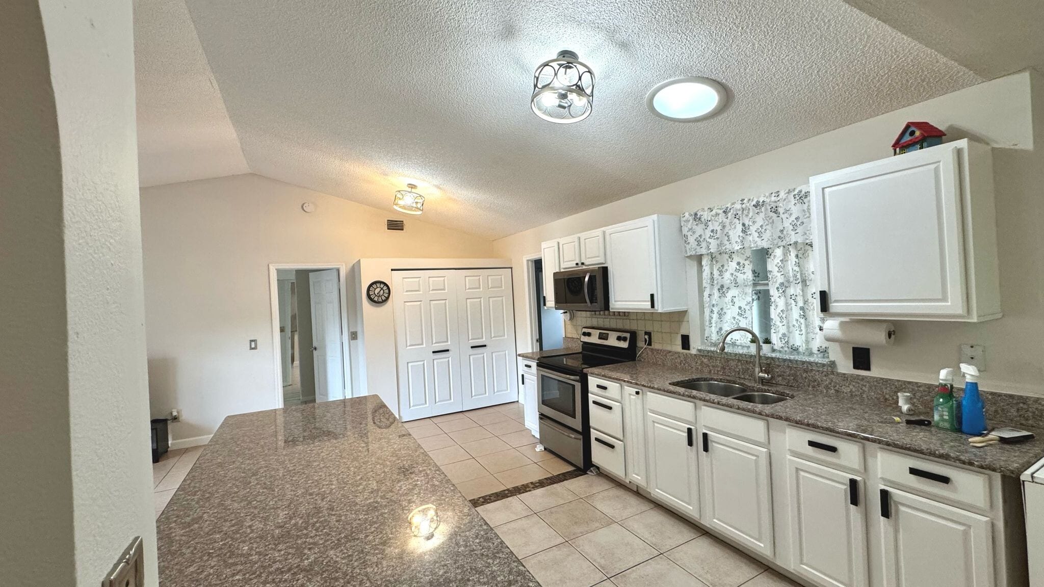 Building Photo - 662 Lynbrook St NW