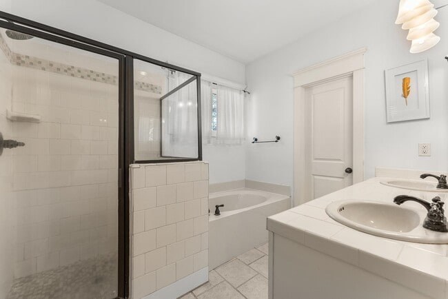 Building Photo - 1044 S Rembert St