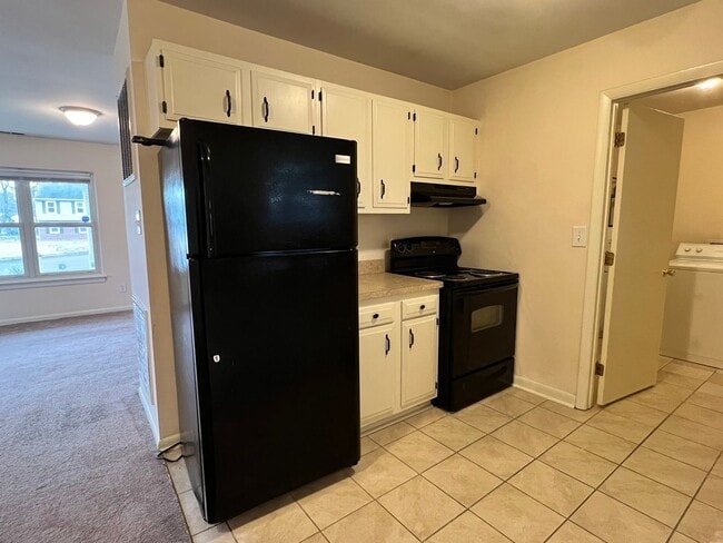 Building Photo - 2204 Merle St