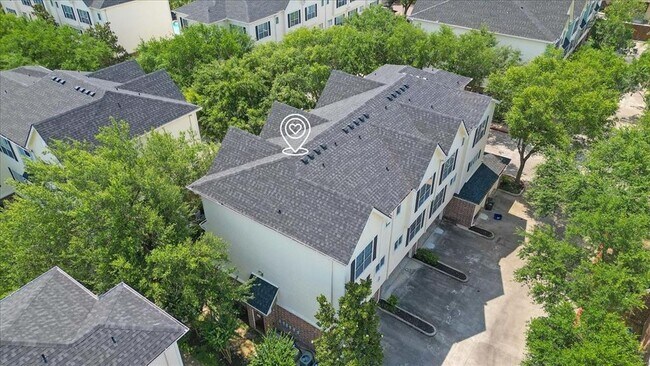 Building Photo - 9200 Westheimer Rd