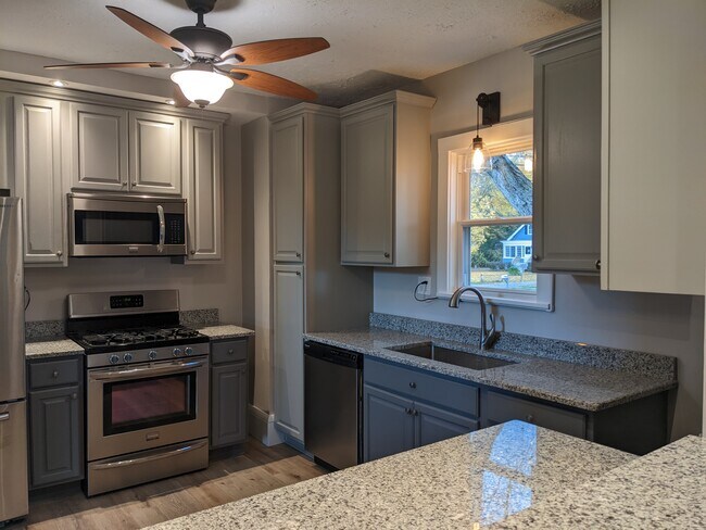Building Photo - 26295 Kennedy Ridge Rd