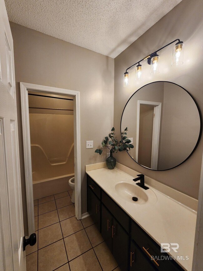 Building Photo - 100 Dunbar Loop