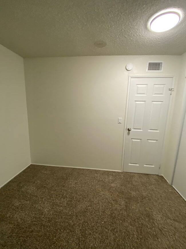 Building Photo - Updated Single Story Home Located in Orcut...