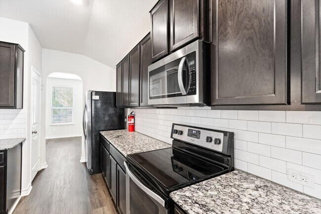 Building Photo - Well-Maintained 3-Bedroom Home – Ideal for Students & Professionals!