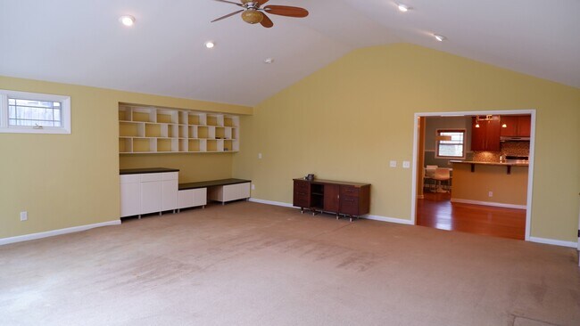 Building Photo - 1380 Stephens Dr NE