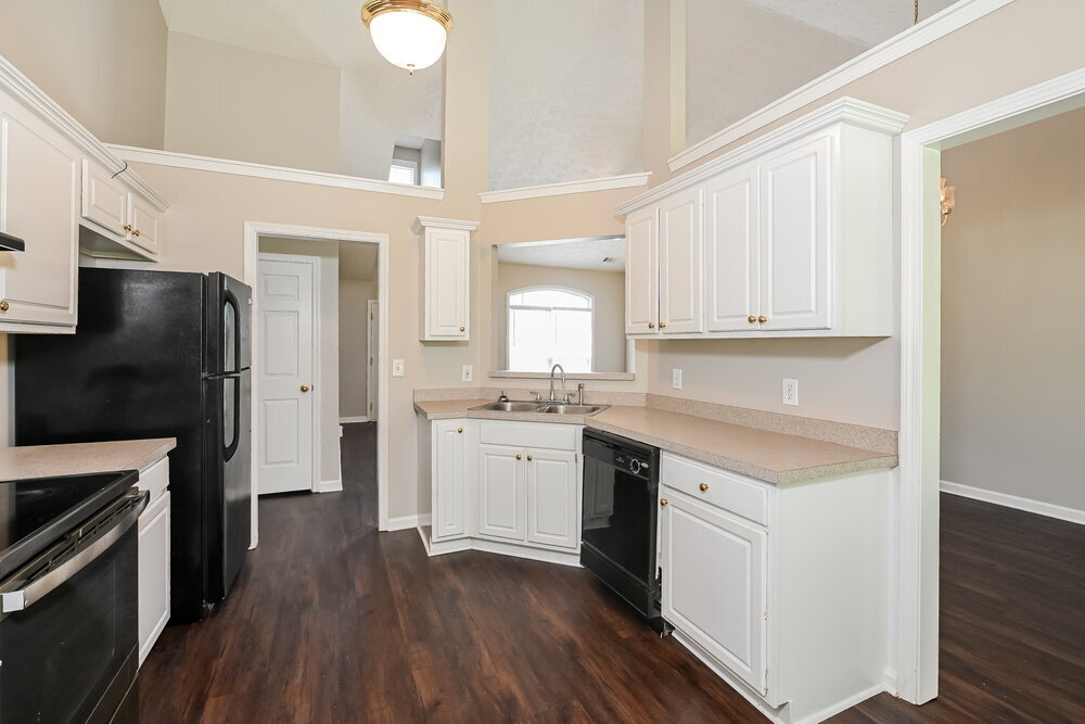 Building Photo - 3810 Biltmore Oaks Dr SE