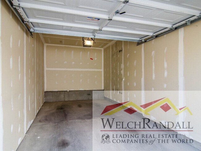 Building Photo - Spacious Lehi Condo