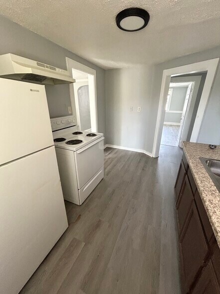 Building Photo - 3557 Evergreen Ave