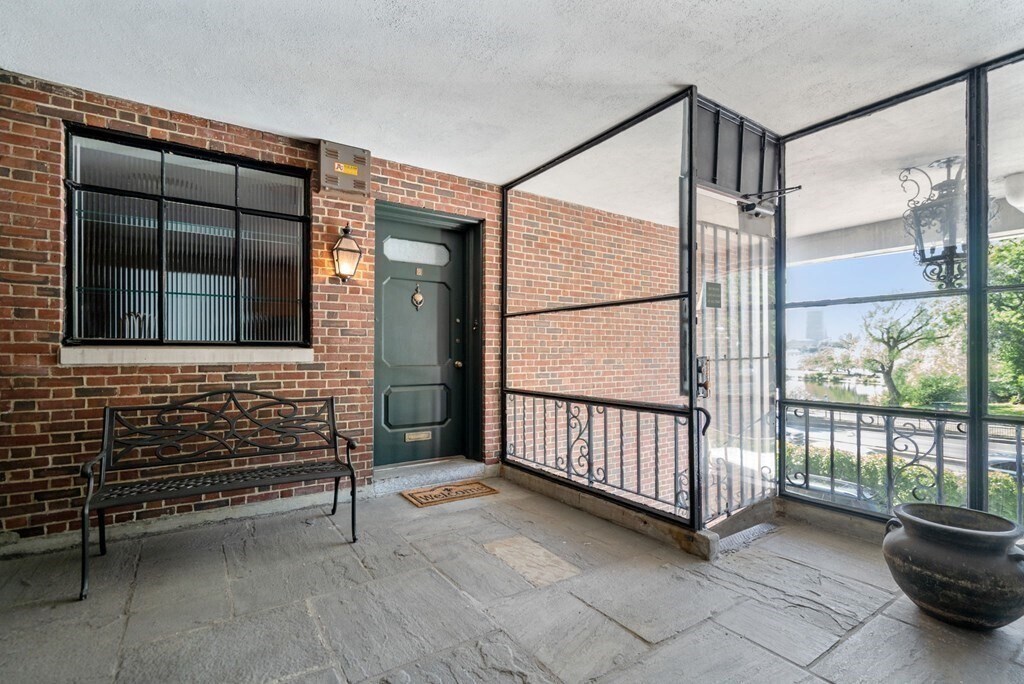 Building Photo - 269 Beacon St