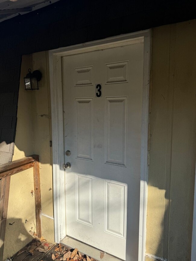 Building Photo - 2 bedroom for rent