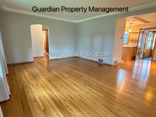 Building Photo - South Minneapolis Single Family Home, Fenc...