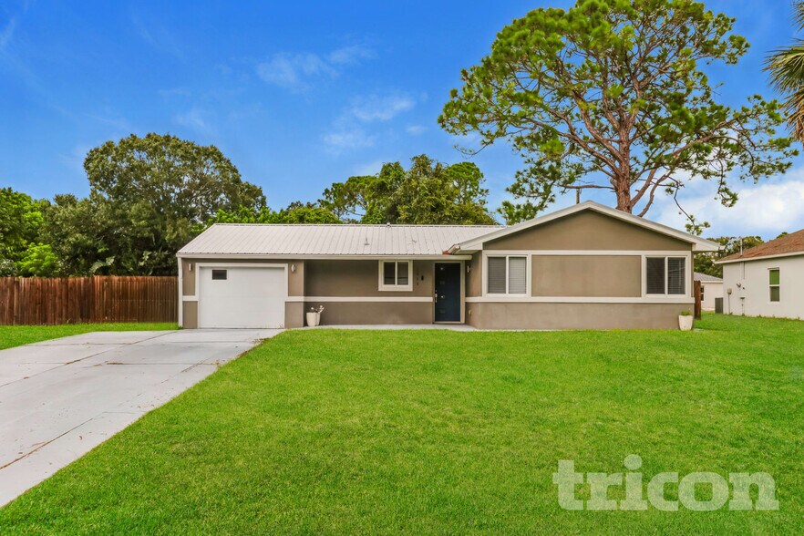 Primary Photo - 1040 Grapefruit Rd SE