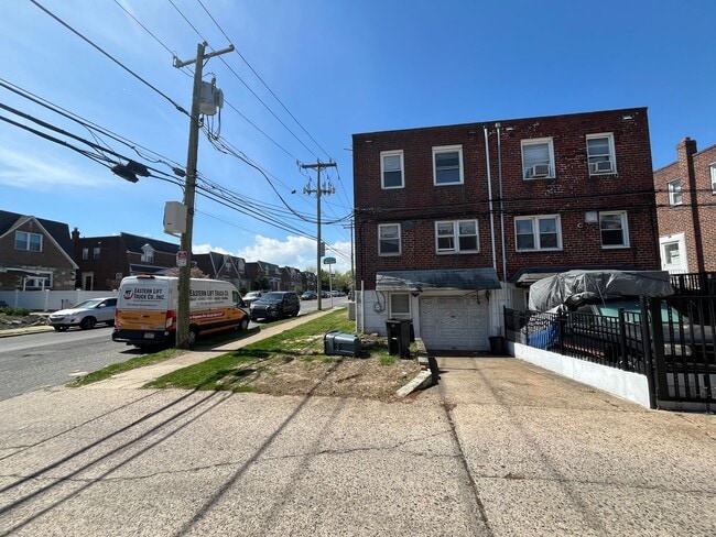 Building Photo - 1851 Strahle St