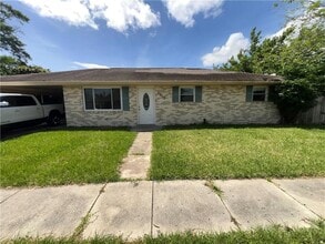 Building Photo - 2500 Campagna Dr