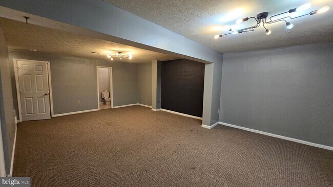 Building Photo - 6565 Ronald Rd