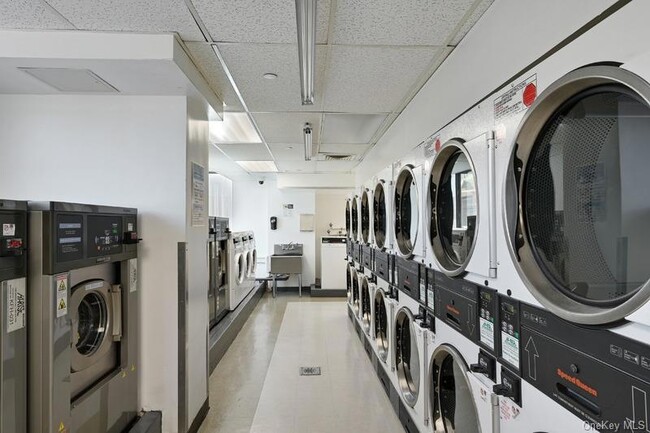 Building Photo - 4-74 48th Avenue Unit 30-J
