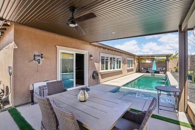 Building Photo - 42912 Gazapo Ct