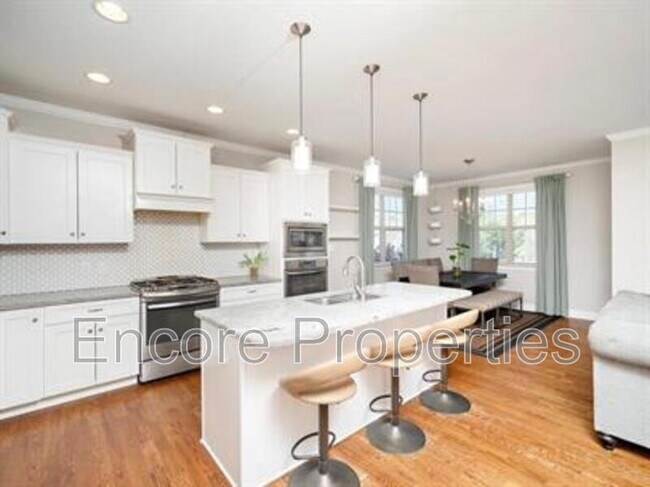 Building Photo - 301 Marshcroft Way