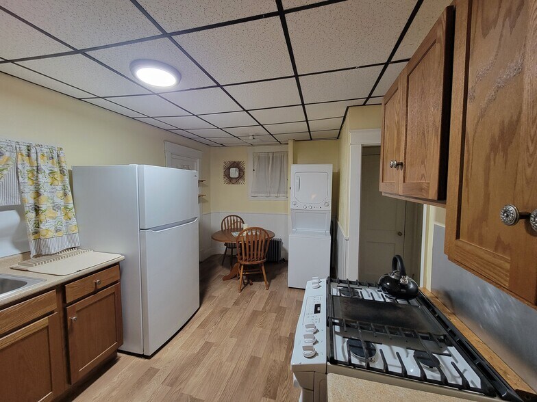 Kitchen - 131 Northern Ave