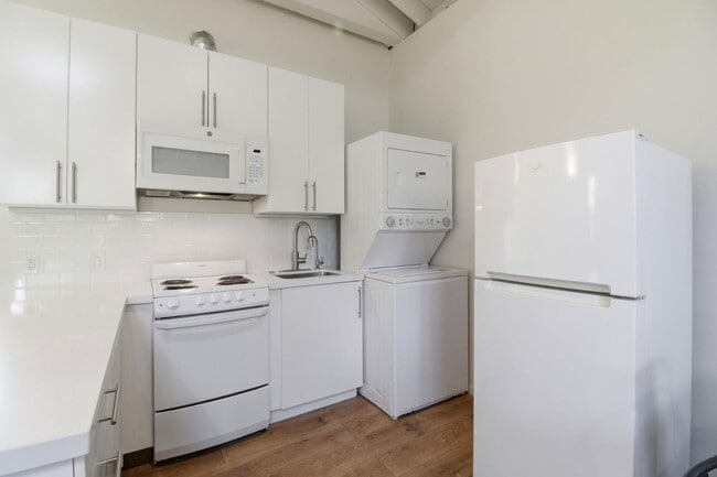 Building Photo - 64 Alejandra Ave