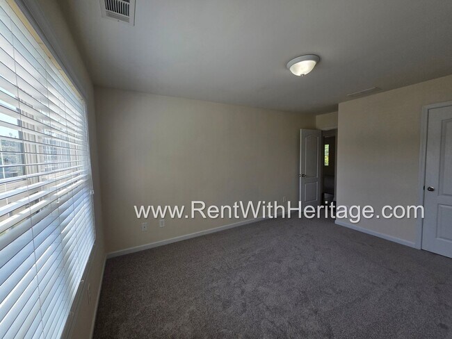 Building Photo - 202 Summer Gate Ln