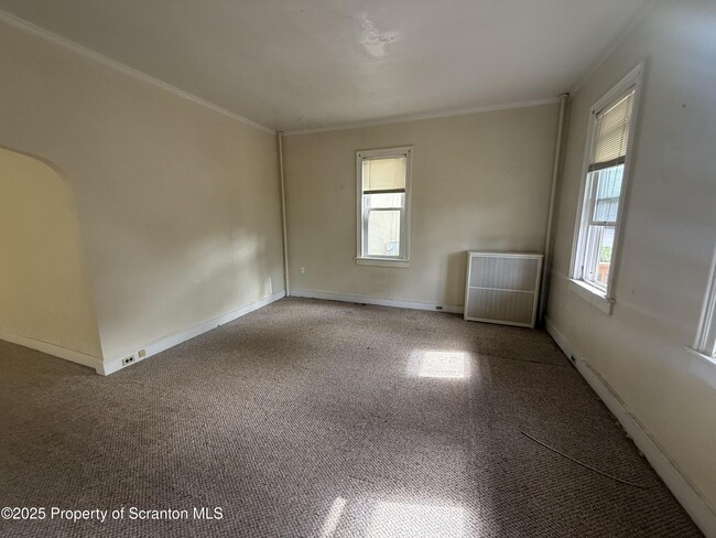 Building Photo - 1349 Capouse Ave