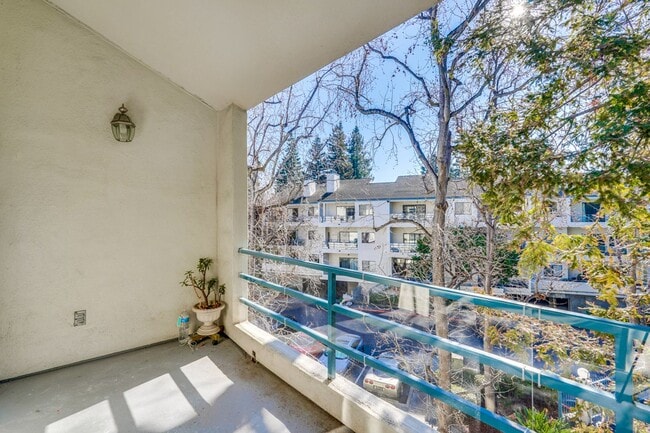 Building Photo - Cozy 1 Bed, 1 Bath Condo