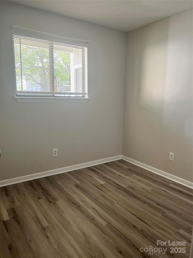 Building Photo - 3215 Heathstead Place