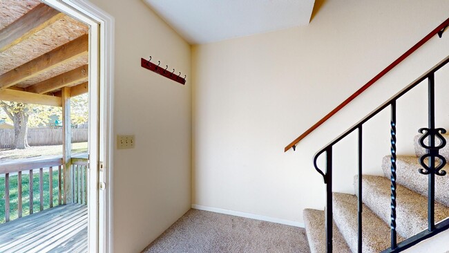Building Photo - Cute 3 Bedroom Townhouse in SE Ames