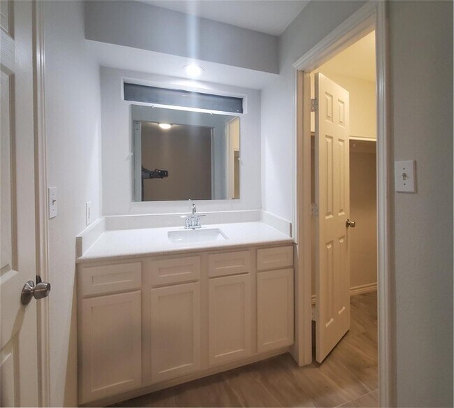 Building Photo - 1616 Scottsdale Dr