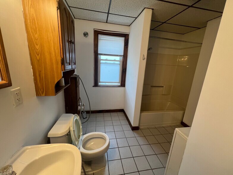 Building Photo - 325 Penobscot St