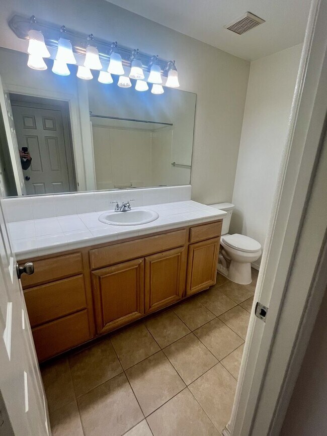 Building Photo - Charming 5 Bedroom house in Rancho Obispo Community