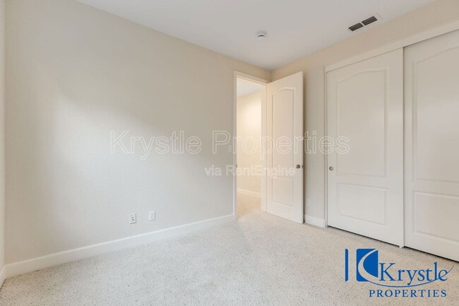 Building Photo - 6335 Newhaven Ln