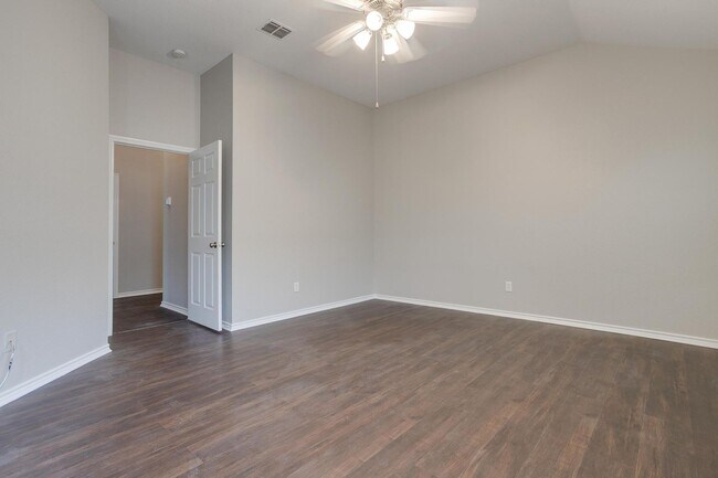 Building Photo - Great 3 Bedroom, 2 Bath, Brick Home in Great Neighborhood- White Settlement ISD- 76108