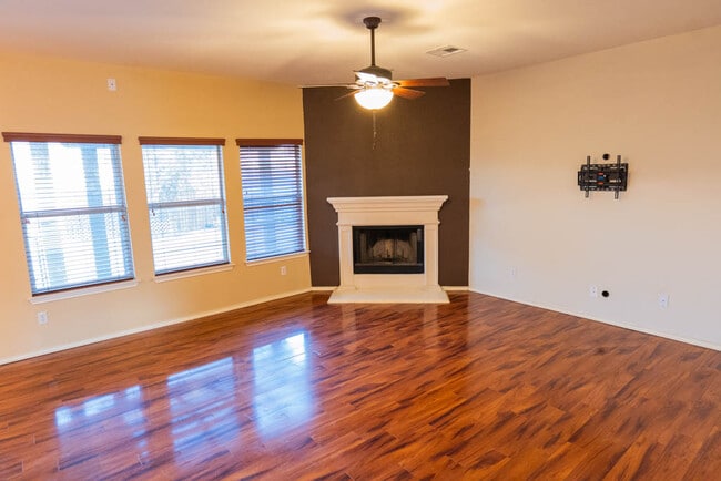 Building Photo - 404 Grisham Dr