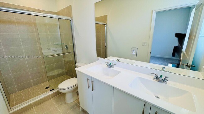 Building Photo - 2632 SE 27th Dr