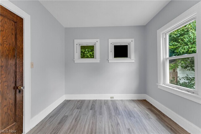 Building Photo - 3289 W 130th St