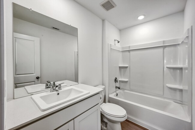 Building Photo - 29635 Knollwood Bay Rd