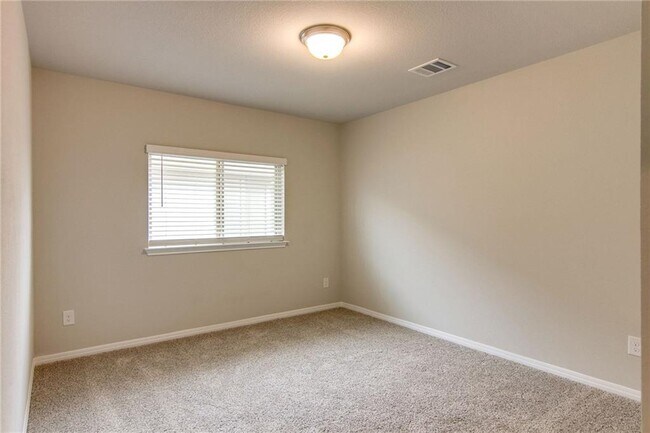 Building Photo - 17012 Lathrop Ave
