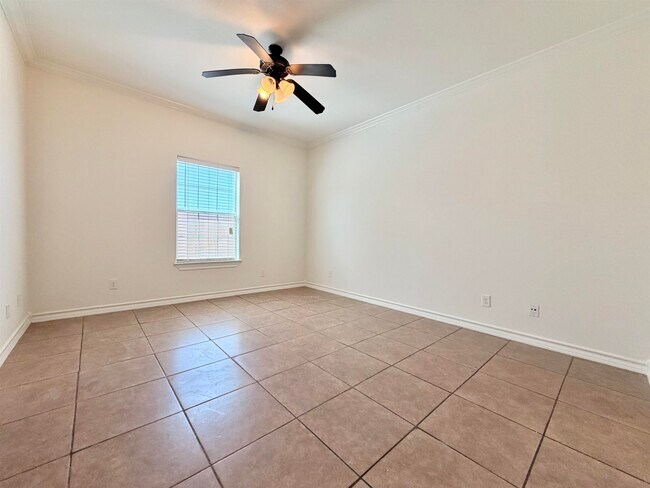 Building Photo - 10706 International Blvd