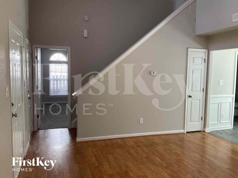 Building Photo - 12738 Planters Row Dr